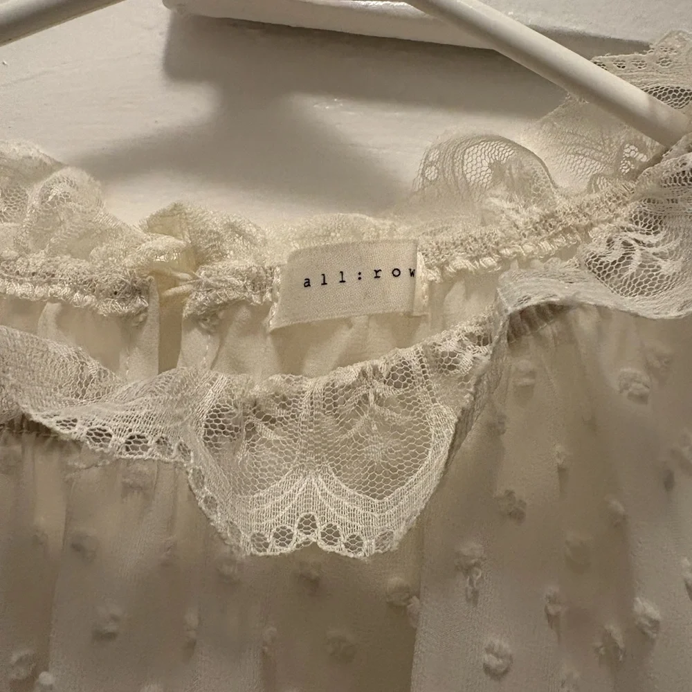 Chic White Ruffle Blouse - Picture 4 of 4